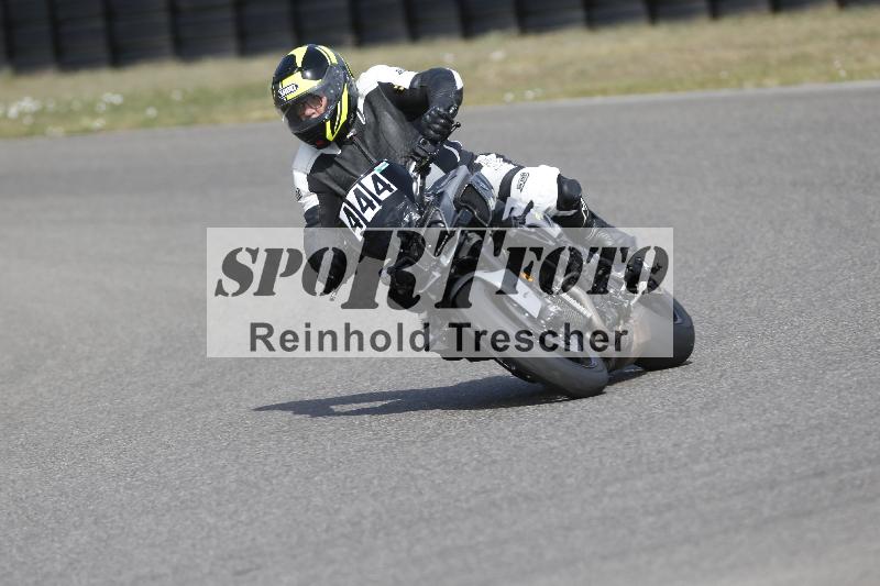 /37 09.08.2026  Pluess Motosport ADR/Freies Fahren/444